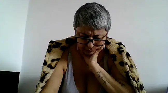 roseblak42 online show from March 2025 01:09:01 PM