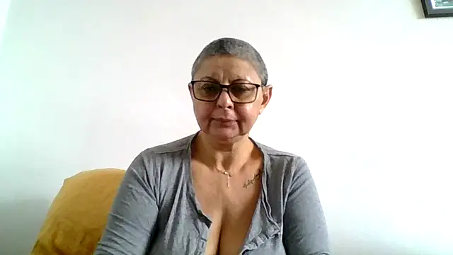 Snapshot of roseblak42 chatting on November 2025 09:09:01 AM roseblak42 online show from November 2025 09:09:01 AM