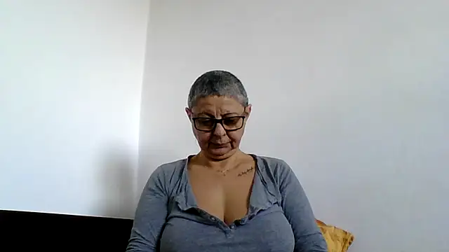 Snapshot of roseblak42 chatting on November 2025 09:41:02 AM roseblak42 online show from November 2025 09:41:02 AM