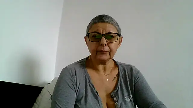 Snapshot of roseblak42 chatting on December 2025 11:59:01 AM roseblak42 online show from December 2025 11:59:01 AM