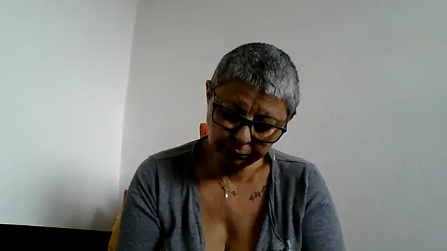 Snapshot of roseblak42 chatting on December 2025 09:57:02 AM roseblak42 online show from December 2025 09:57:02 AM