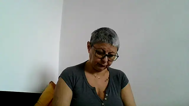 Snapshot of roseblak42 chatting on December 2025 09:15:01 AM roseblak42 online show from December 2025 09:15:01 AM