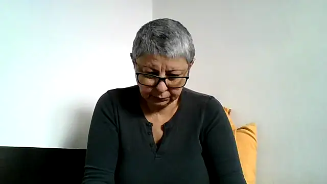 Snapshot of roseblak42 chatting on December 2025 07:26:02 AM roseblak42 online show from December 2025 07:26:02 AM