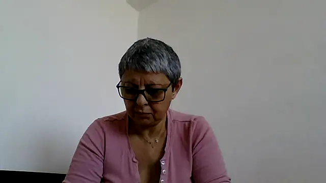 roseblak42 online show from January 2026 11:35:01 AM