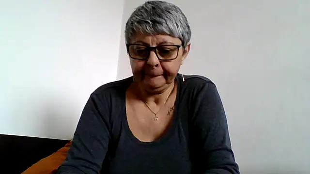 roseblak42 online show from March 2026 10:09:02 AM