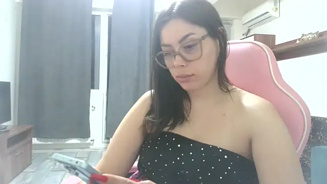 LovelyJulliette online show from June 2026 10:33:02 PM
