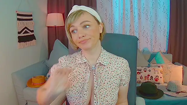 NandiSmile online show from February 2025 07:43:01 AM