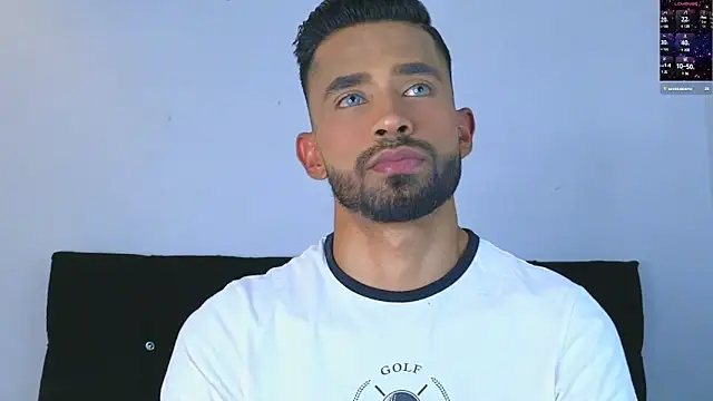 Snapshot of dereck_hotsoon chatting on December 2024 01:10:02 AM dereck hotsoon online show from December 2024 01:10:02 AM