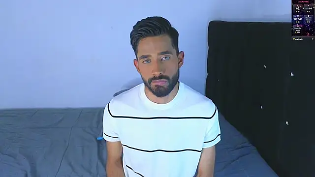 Snapshot of dereck_hotsoon chatting on January 2025 11:08:01 PM dereck hotsoon online show from January 2025 11:08:01 PM