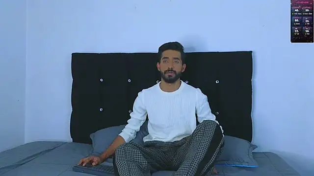 Snapshot of dereck_hotsoon chatting on January 2025 12:39:02 AM dereck hotsoon online show from January 2025 12:39:02 AM