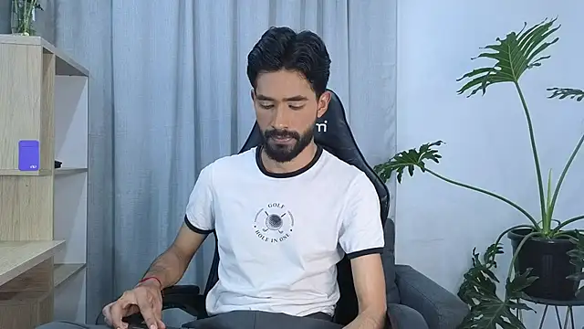 Snapshot of dereck_hotsoon chatting on February 2025 01:05:02 AM dereck hotsoon online show from February 2025 01:05:02 AM