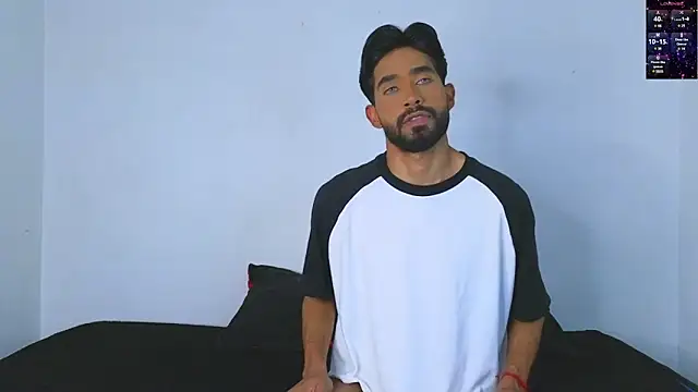 Snapshot of dereck_hotsoon chatting on March 2025 12:07:02 AM dereck hotsoon online show from March 2025 12:07:02 AM