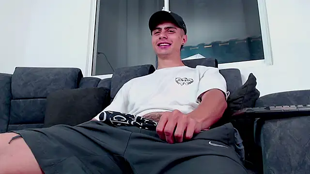 Snapshot of Stiven_CL chatting on September 2025 05:03:01 PM Stiven CL online show from September 2025 05:03:01 PM