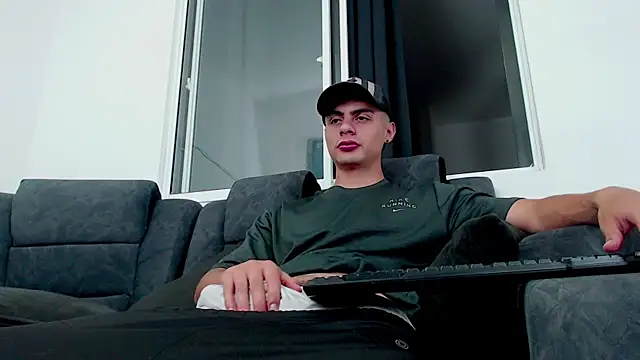 Snapshot of Stiven_CL chatting on October 2025 04:46:01 AM Stiven CL online show from October 2025 04:46:01 AM