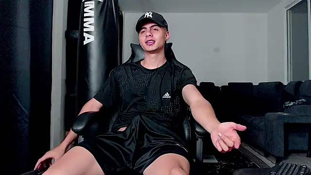 Stiven CL online show from November 2025 12:25:01 AM