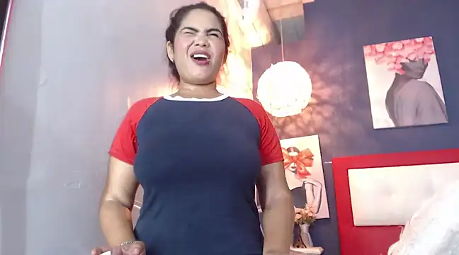 Snapshot of SofiaSexy_ chatting on January 2025 12:12:01 AM SofiaSexy online show from January 2025 12:12:01 AM