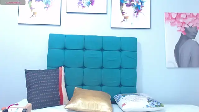 Snapshot of SofiaSexy_ chatting on February 2025 09:46:01 PM SofiaSexy online show from February 2025 09:46:01 PM