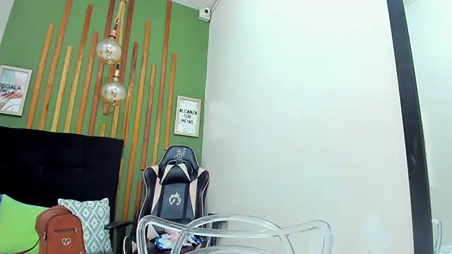 Snapshot of SofiaSexy_ chatting on November 2025 04:04:01 AM SofiaSexy online show from November 2025 04:04:01 AM