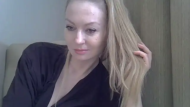 ZarinaSwift online show from February 2025 08:27:02 AM