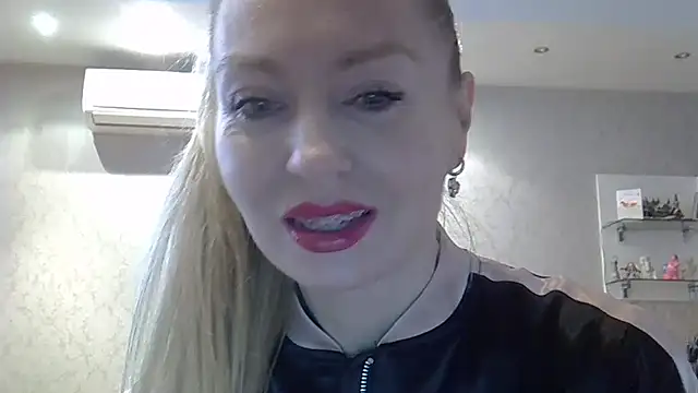 ZarinaSwift online show from February 2025 04:43:01 AM