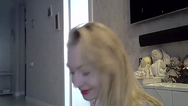 ZarinaSwift online show from September 2025 04:25:02 AM