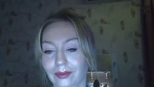 ZarinaSwift online show from November 2025 04:37:01 AM