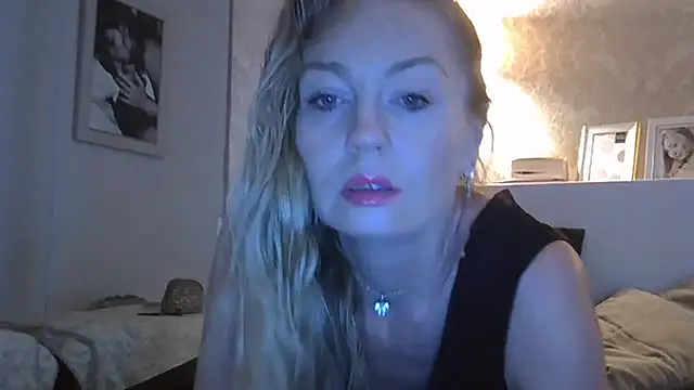 ZarinaSwift online show from June 2026 10:54:02 AM