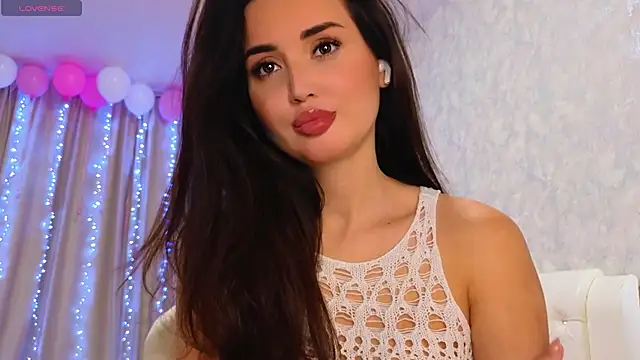 Snapshot of LaraSkinny chatting on December 2024 03:06:01 AM LaraSkinny online show from December 2024 03:06:01 AM