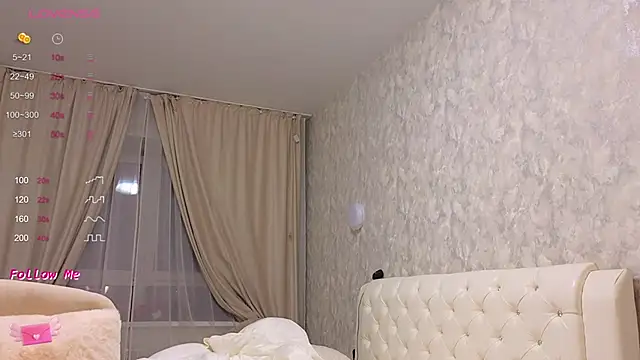 Snapshot of LaraSkinny chatting on February 2025 12:22:01 PM LaraSkinny online show from February 2025 12:22:01 PM