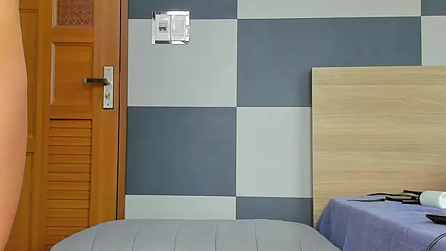 Kiera Thomas online show from November 2025 07:07:01 AM