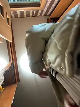 Snapshot of AmmyHot chatting on December 2024 04:10:02 AM AmmyHot online show from December 2024 04:10:02 AM