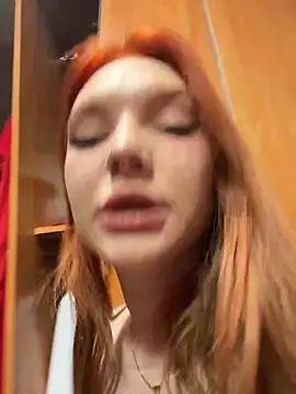 Snapshot of AmmyHot chatting on January 2025 04:06:01 AM AmmyHot online show from January 2025 04:06:01 AM