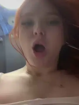 Snapshot of AmmyHot chatting on February 2025 07:15:02 AM AmmyHot online show from February 2025 07:15:02 AM