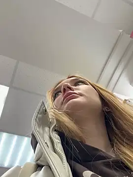 Snapshot of AmmyHot chatting on February 2025 06:51:01 AM AmmyHot online show from February 2025 06:51:01 AM