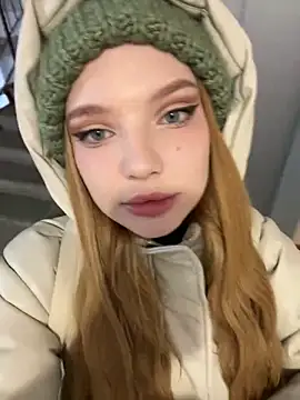 Snapshot of AmmyHot chatting on February 2025 04:07:01 AM AmmyHot online show from February 2025 04:07:01 AM