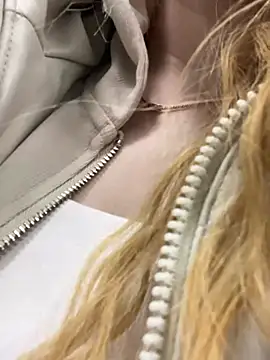 Snapshot of AmmyHot chatting on March 2025 07:31:02 AM AmmyHot online show from March 2025 07:31:02 AM