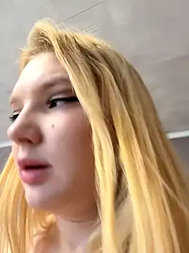 Snapshot of AmmyHot chatting on October 2025 04:34:02 AM AmmyHot online show from October 2025 04:34:02 AM