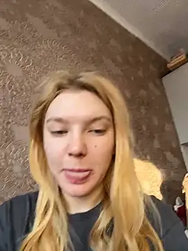 Snapshot of AmmyHot chatting on November 2025 04:04:01 AM AmmyHot online show from November 2025 04:04:01 AM