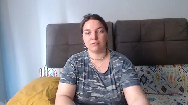 Amelia Kiss  online show from June 2026 12:48:02 AM