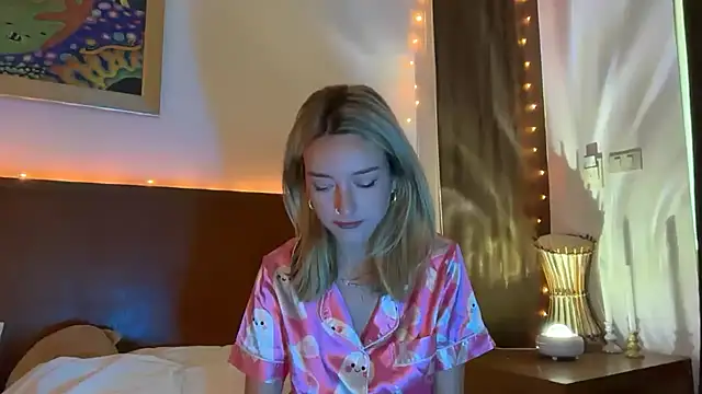 SirenaBelle online show from November 2025 12:10:01 AM