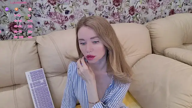 Snapshot of Bambixxxbaby chatting on March 2025 04:49:01 AM Bambixxxbaby online show from March 2025 04:49:01 AM