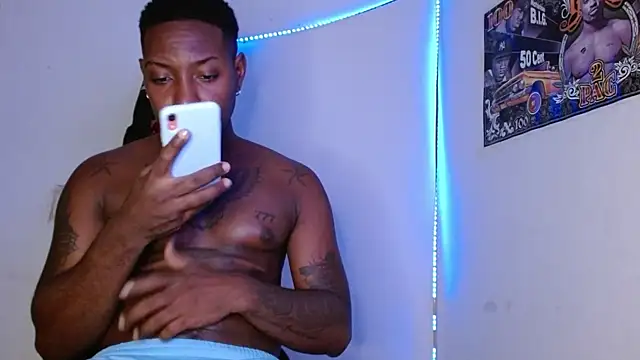Snapshot of king__Black chatting on June 2026 01:52:01 AM king Black online show from June 2026 01:52:01 AM