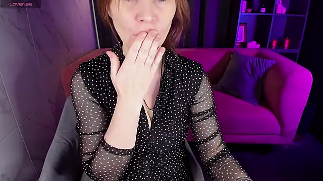 ZoeEast online show from January 2025 01:29:01 PM