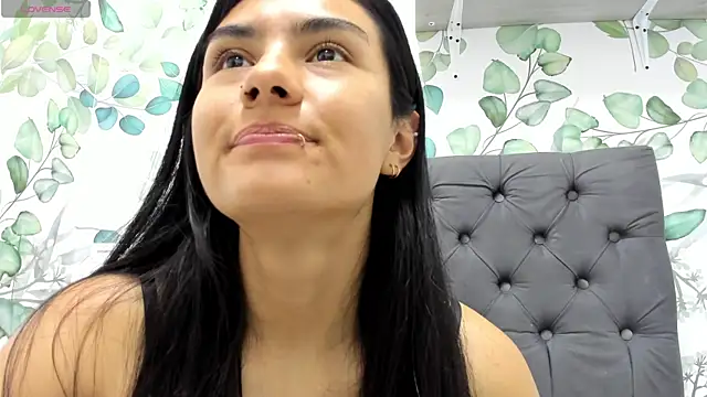 atilanadiaz7 online show from January 2025 05:26:02 PM