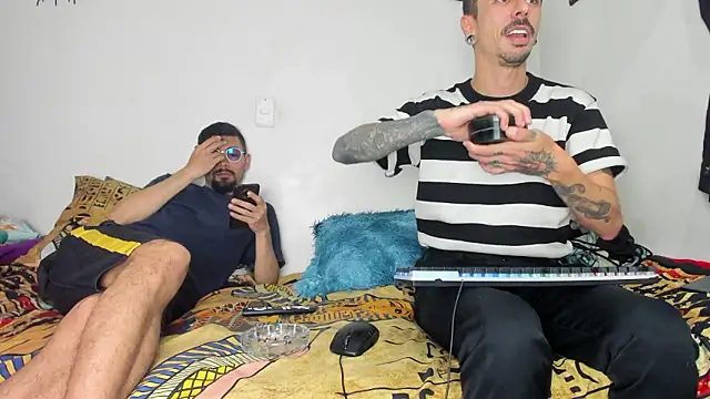 Aaron BigDickxxx online show from March 2026 08:09:01 PM