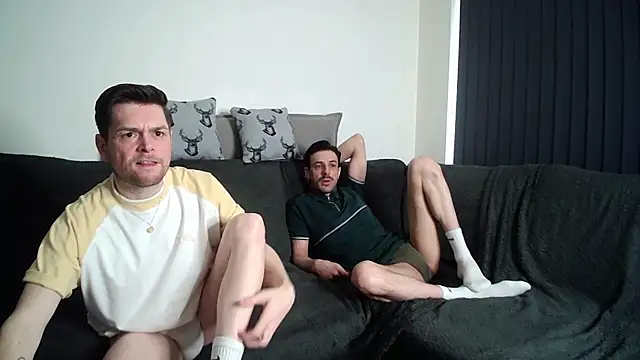 Snapshot of twotwinkhusbandss chatting on April 2026 05:21:01 PM twotwinkhusbandss online show from April 2026 05:21:01 PM