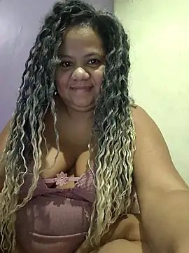 Carlabrasileira online show from November 2025 04:57:01 AM