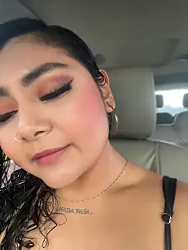 Snapshot of Juli_Walker chatting on April 2026 01:23:01 PM Juli Walker online show from April 2026 01:23:01 PM