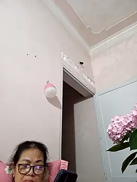 Hotestlove online show from April 2026 02:29:01 PM