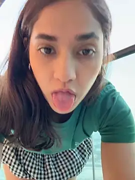 CuteeRose online show from November 2025 01:04:01 PM